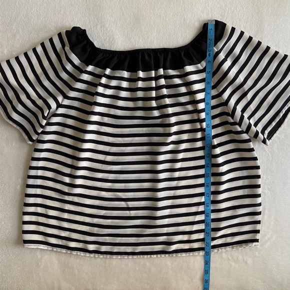 🎹 LOFT, Black & White Off-The-Shoulder Blouse - Picture 13 of 13